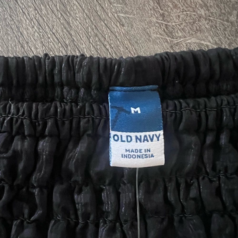 Old  Navy Fitted Puff-Sleeve Smocked Top size Medium - Picture 5 of 6